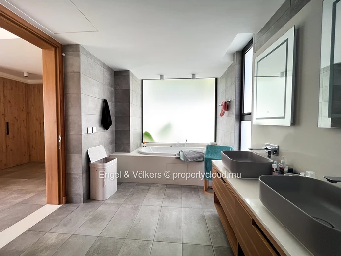 A Rare Masterpiece of Luxury Living in Pereybere