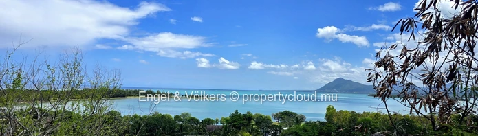 Exceptional Sloped Stand with Panoramic Ocean & Mountain Views