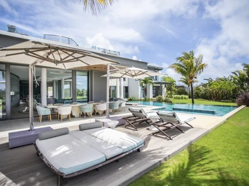 5 Bedroom Villa