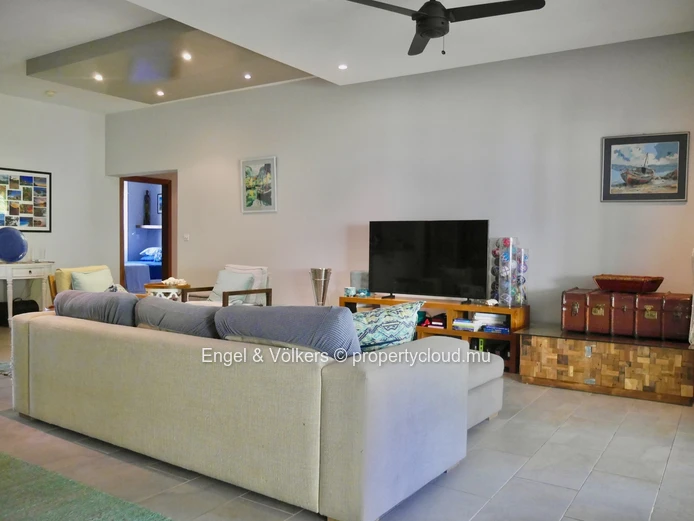 Luxury Beachfront Apartment for Sale in Grand Baie – Steps from Bain Boeuf Beach