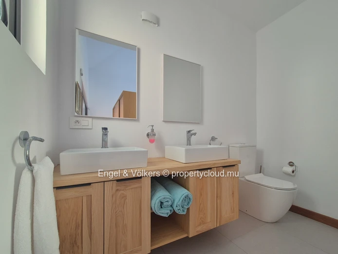 Fully Furnished Contemporary Island Living