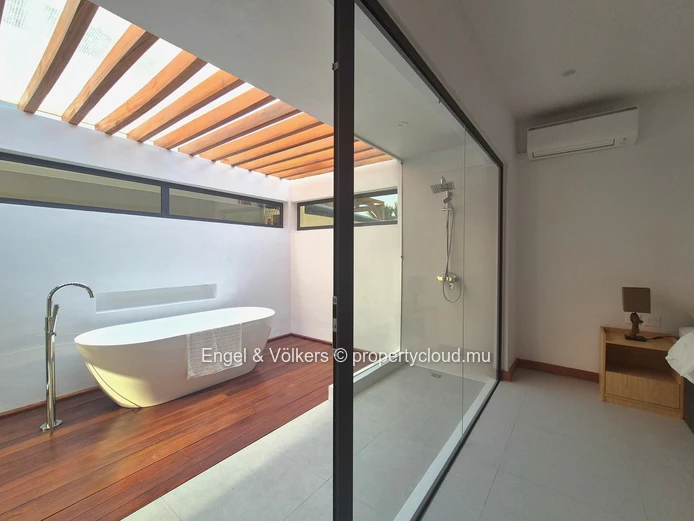 Fully Furnished Contemporary Island Living