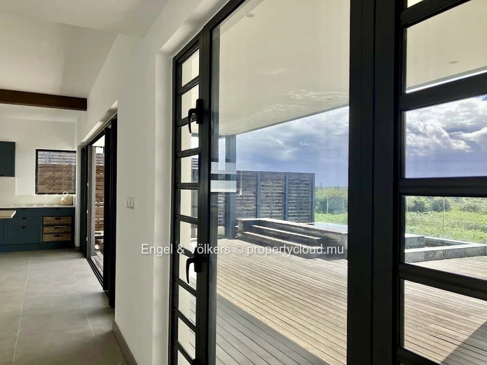 Seafront Penthouse Living
