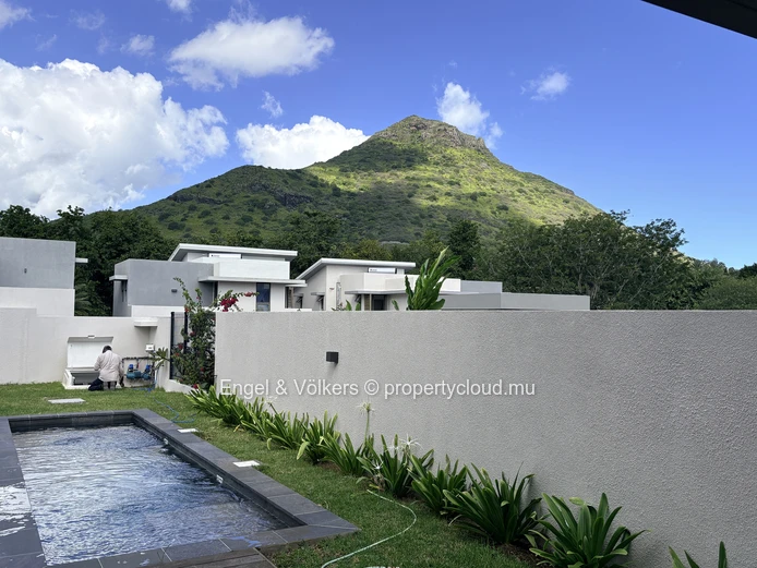 FOR RENT - Unfurnished 4-bedroom villa in Tamarin
