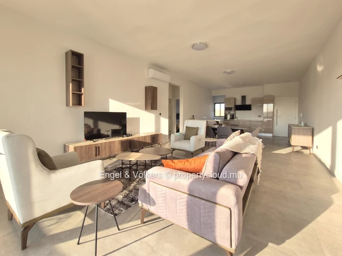 Modern first floor apartment for long term rent
