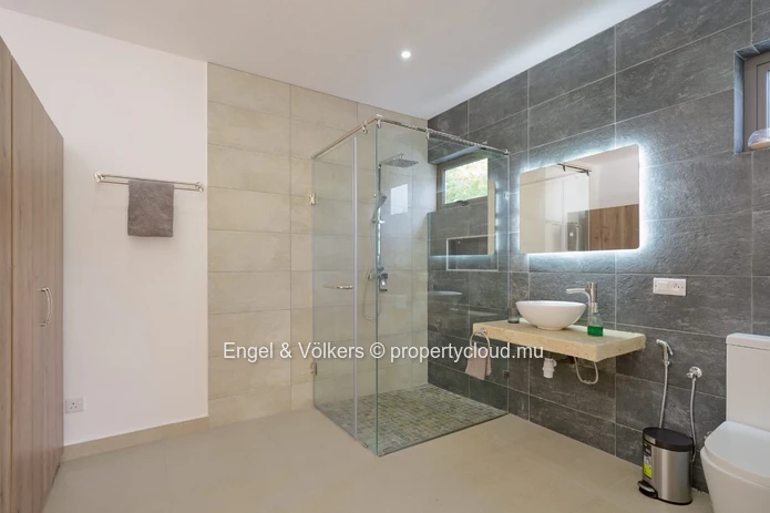 Contemporary Villa for Sale in Pereybere – Mauritian Citizens Only