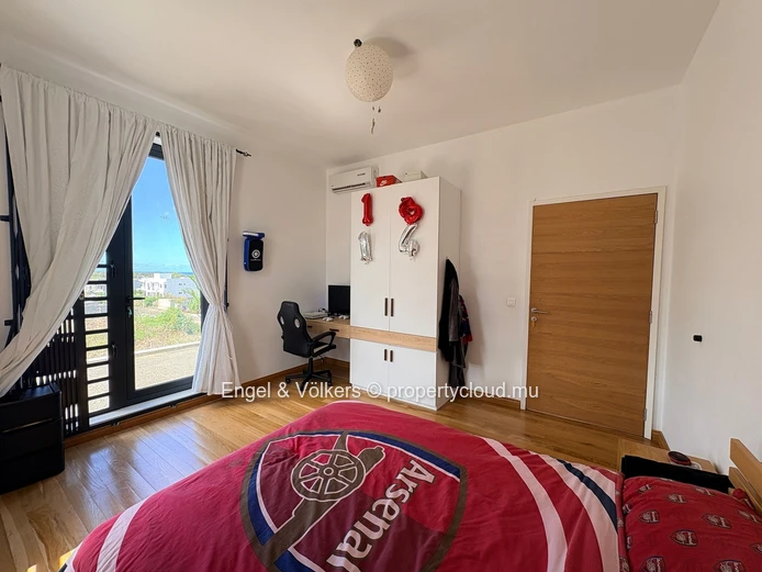 FOR RENT - Architect-designed house in Flic en Flac