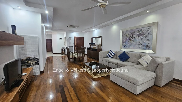 Elegant 3-Bedroom Beachfront Apartment with sea view