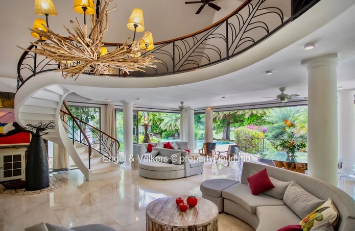 Elegant Tropical Villa at Anahita Golf Resort