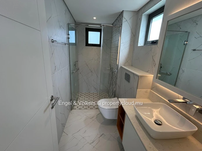 Modern 4-Bedrooms Penthouse for Sale – Pointe aux Canonniers Private Rooftop Pool |