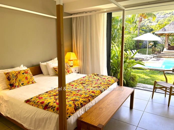 Modern 3-Bedroom Villa with pool & Mountain View