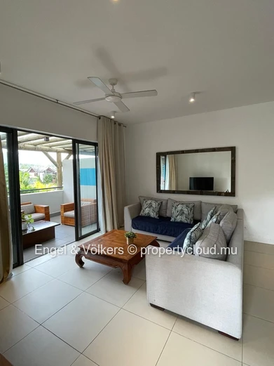 Stunning 2-Bedroom Apartment with views of the marina and mountains - Excellent Rental Investment