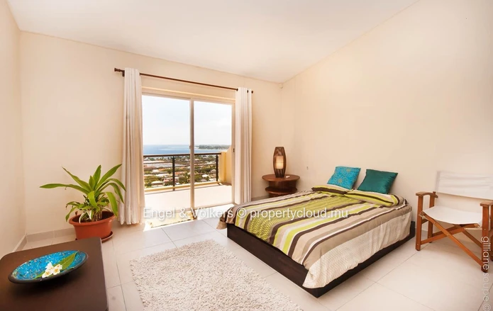 For Sale: Stunning 4-Bedroom Apartment with Magnificent Sea Views