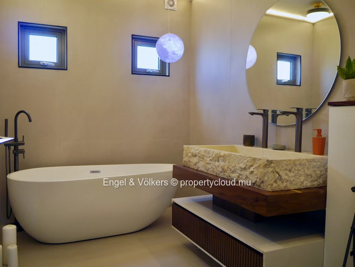Tropical Luxury Villa with Pool – Just Steps from the Beach