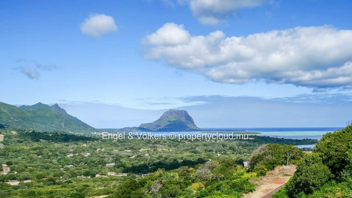 MAURITIAN CITIZENS ONLY | Domaine de Palmyre, Premium residential land, Tamarin / Black River