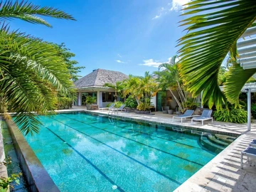 8 Bedroom Villa