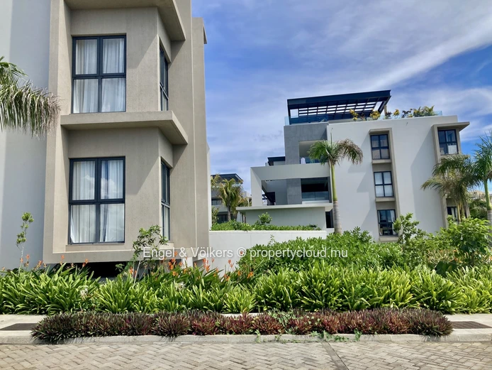 Luxury Living in the heart of golf and beach estate