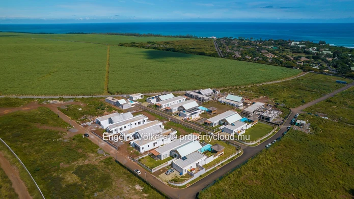 Marvellous 4-Bedroom Villa Near the Sea
