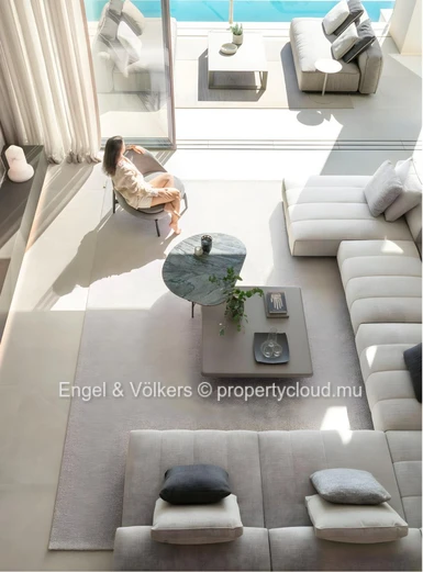 Where Contemporary Elegance Meets Golfside Living