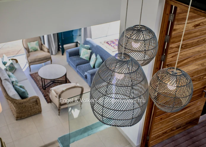 Luxurious Villa with Breathtaking Panoramic Sea Views