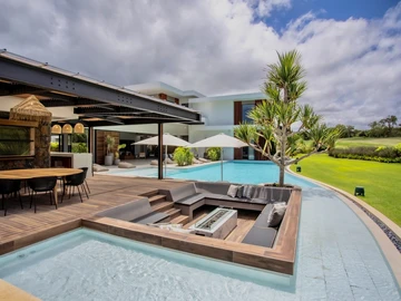 4 Bedroom Villa