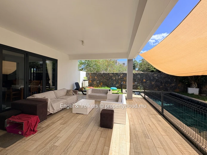 FOR RENT - Architect-designed house in Flic en Flac