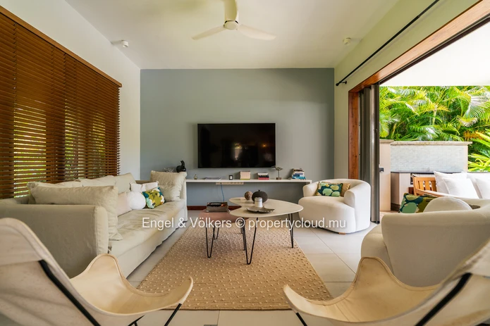 Contemporary Fairway Villa with Refined Outdoor Living