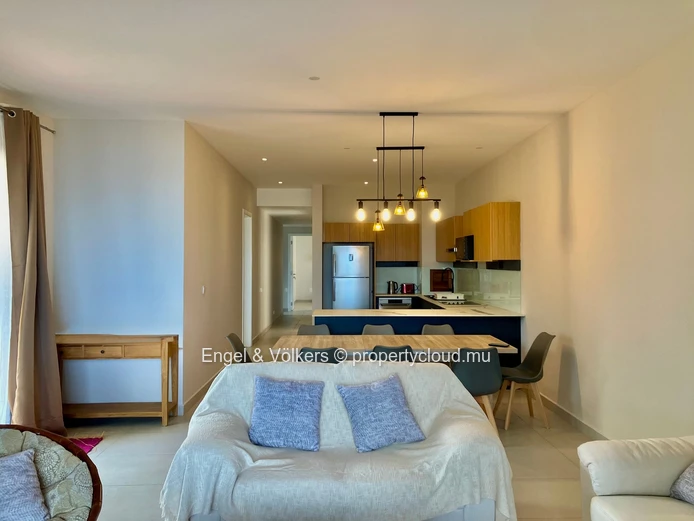 Beautiful Ground Floor Beachfront Apartment