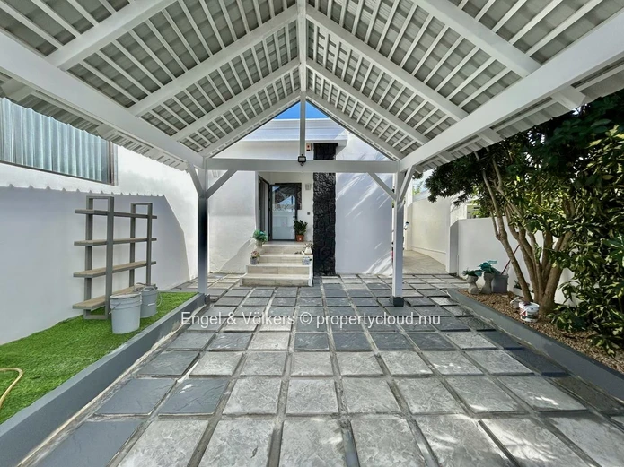 Exceptional 5-Bedroom Villa for Sale – Accessible to Foreign Buyers