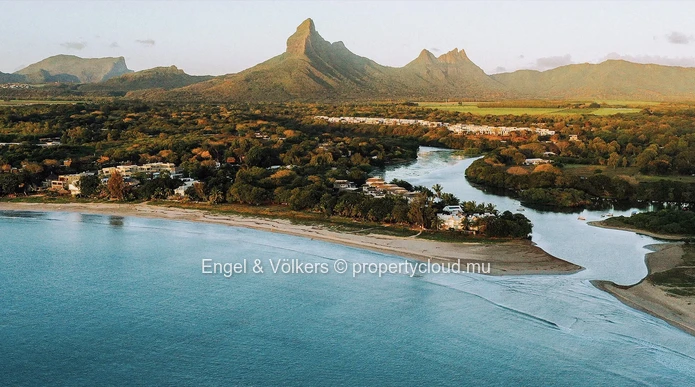 Luxurious Oceanfront Penthouse in Black River, Mauritius