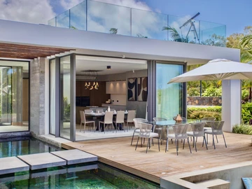 5 Bedroom Villa