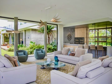 5 Bedroom Villa