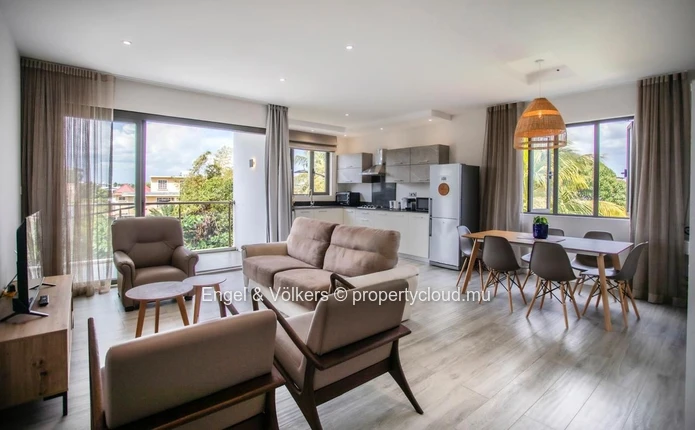 2-Bedroom Apartment for Sale in Pereybere – Quiet Setting, Communal Pool & Excellent Investment Oppo