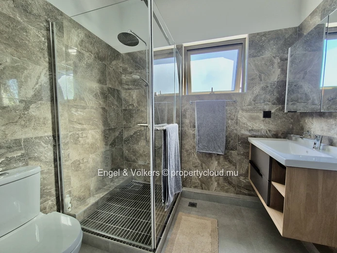 Modern Ground-Floor Apartment in the Heart of Tamarin