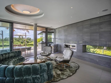 5 Bedroom Villa