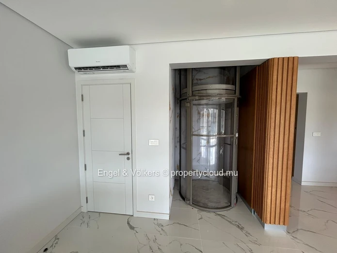 Modern 4-Bedrooms Penthouse for Sale – Pointe aux Canonniers Private Rooftop Pool |