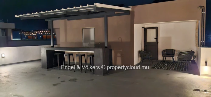 FOR RENT : 3 Bedroom apartment with rooftop in Flic en Flac