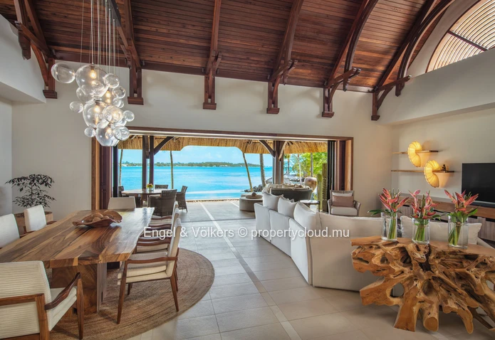 Exclusive Beachfront Villa Connected to a Prestigious 5-Star Resort