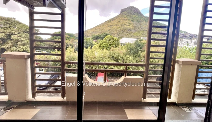 Bright Open-Plan Office with Mountain Views for Rent