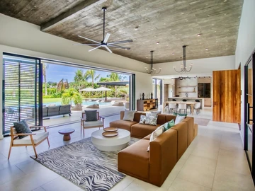 4 Bedroom Villa