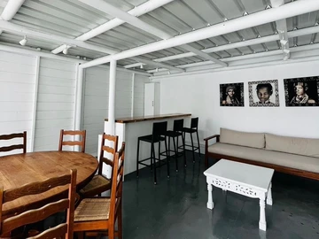 9 Bedroom Apartment