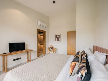 4 Bedroom Villa