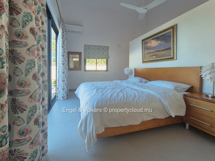 Fully Furnished Contemporary Island Living