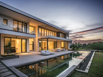 5 Bedroom Villa