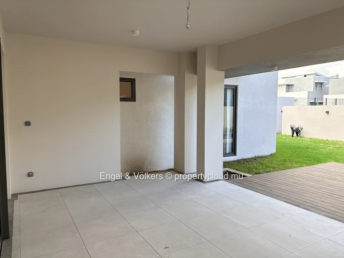 FOR RENT - Unfurnished 4-bedroom villa in Tamarin