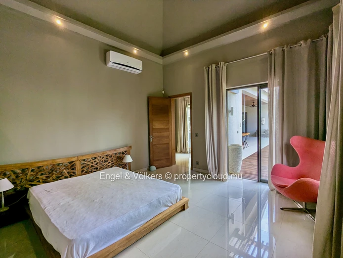 5-Bedrooms Modern Tropical & Balinese-Inspired Villa in Prime Grand Baie Location
