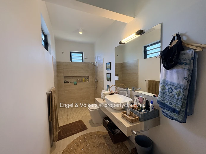 FOR RENT - Contemporary Villa in Tamarin