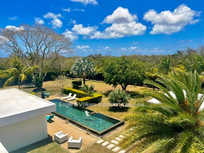 Exceptional and Spacious Villa in Forêt Daruty