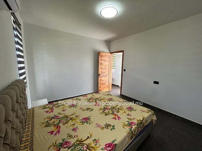 Modern 4-Bedroom House for Rent in Cap Malheureux – Private Pool & Rooftop Terrace
