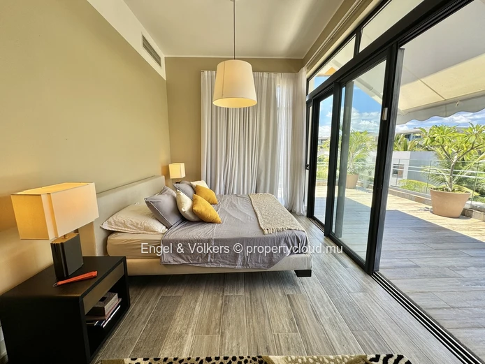 Magnificent 4-bedroom Penthouse, tastefully decorated and furnished with care.